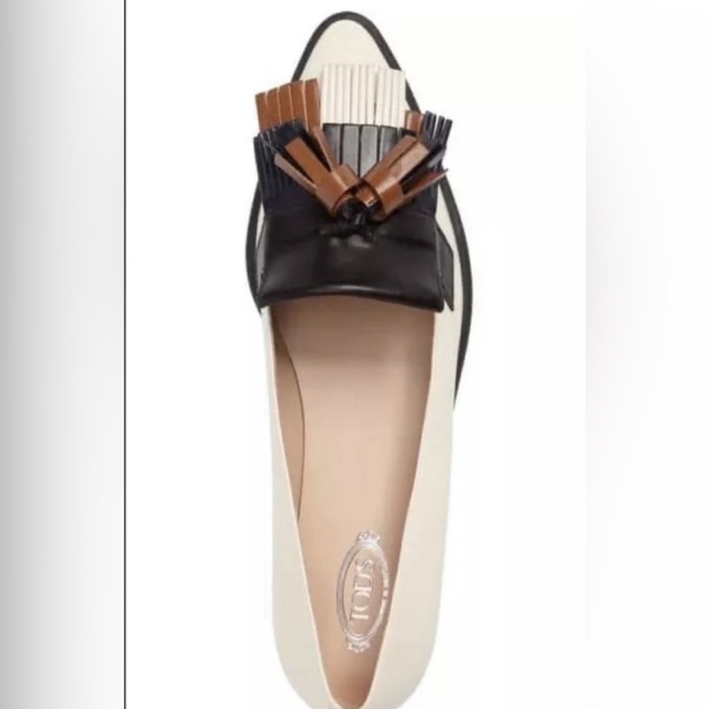 Tod's cream loafer w/tassel, size 37 1/2